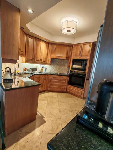 For Lease - 10 Bellair Street Unit# 902, Toronto, Ontario - Photo 3