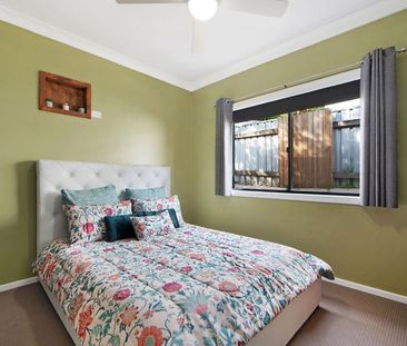 Private residence with large barn shed - Photo 4