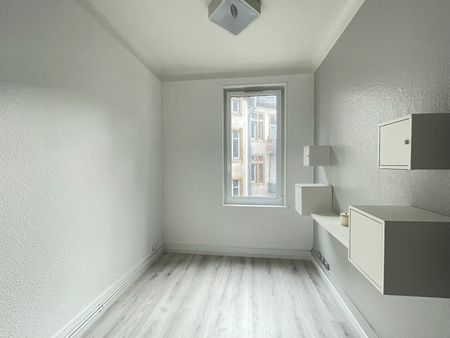 Location Appartement 5 pièces 104m² - Photo 5