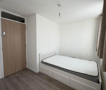 4 bedroom house to rent - Photo 3