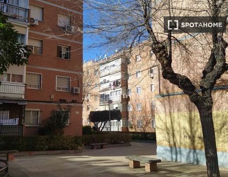 madrid, Community of Madrid 28053 - Photo 2