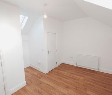 4 bedroom terraced house to rent - Photo 3