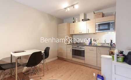 2 Bedroom flat to rent in Boulevard Drive, Colindale, NW9 - Photo 4