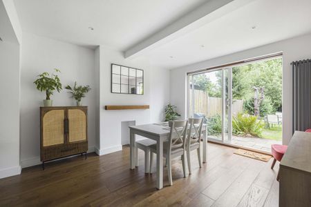 3 bedroom semi-detached house to rent - Photo 3