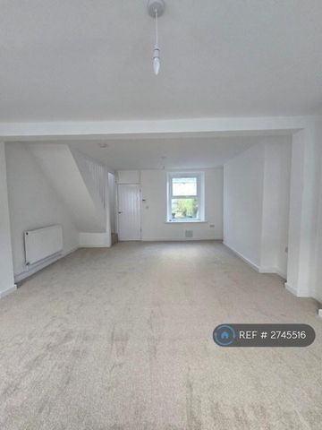 3 bedroom terraced house to rent - Photo 3