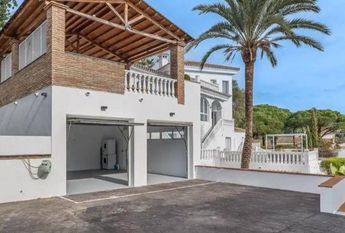 Luxury Villa for rent in Marbella Del Este, Spain