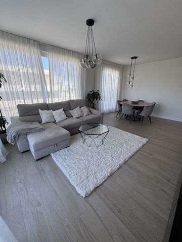 3 room luxury penthouse for rent in Marbella, Andalusia - Photo 3