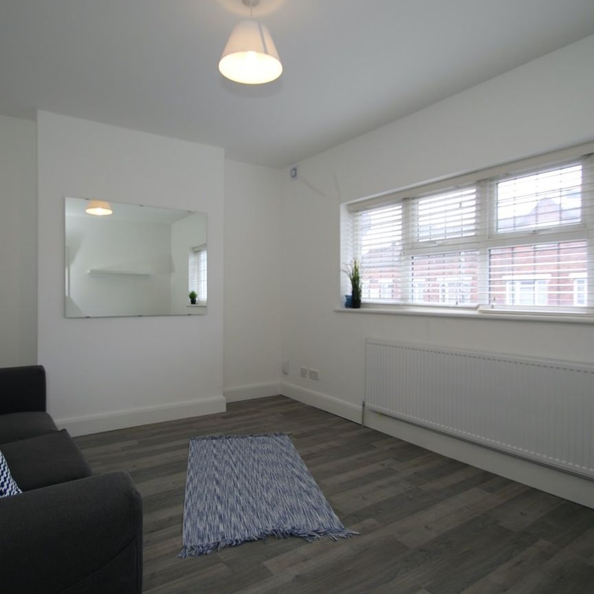 2 Bed Maisonette, Village Way East, HA2 - Photo 1