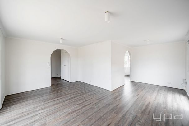 5 SOMERSET CLOSE, WERRIBEE - Photo 1