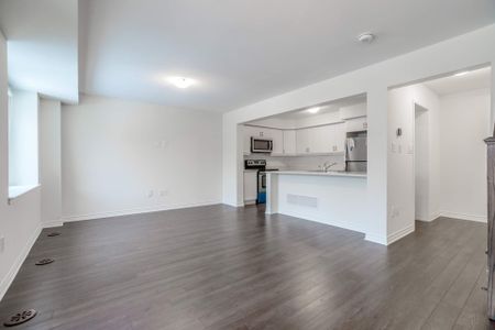 For Lease - 8 Fusilier Drive, Toronto, Ontario - Photo 2