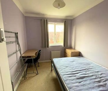 6 bedroom detached house to rent - Photo 2