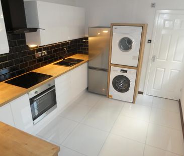 4 bedroom terraced house to rent - Photo 5