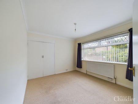 4 Loughview Drive, Belfast, BT6 0NU - Photo 2