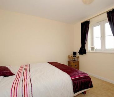 4 bedroom semi-detached house to rent - Photo 4
