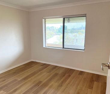 Victoria Park - Photo 4