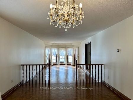 For Lease - 270 Arnold Avenue, Vaughan, Ontario - Photo 3