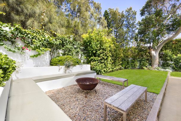 Watsons Bay Dream Rental - Poolside Living Steps from Ferry and Beaches. - Photo 1