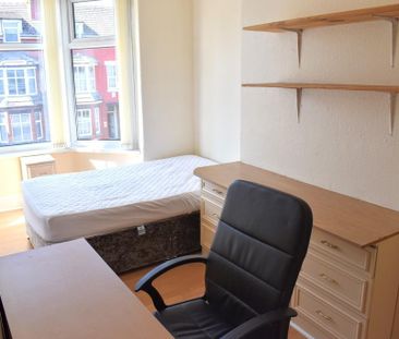 8 bedroom terraced house to rent - Photo 6