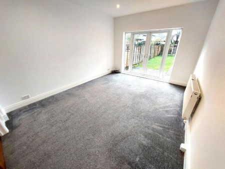 4 bedroom semi-detached house to rent - Photo 4