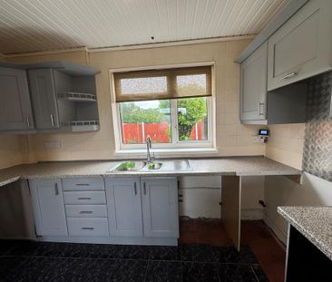 3 bedroom semi-detached house to rent - Photo 5
