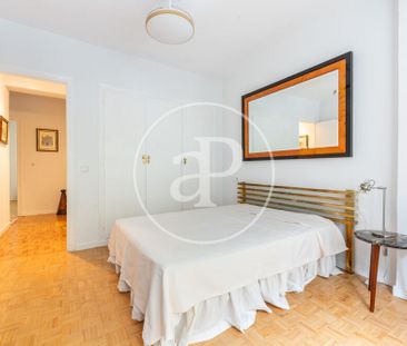 Spacious Apartment on Avenida de América - Photo 5