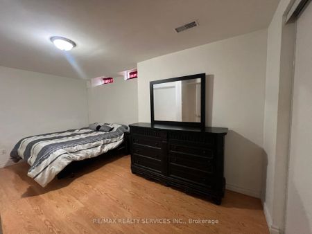 24 Mossgrove Crescent #(Basement) - Photo 2