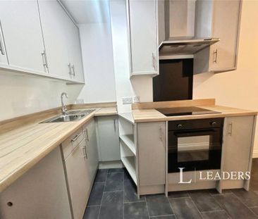 2 bedroom flat to rent - Photo 2