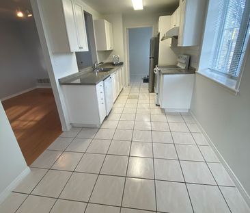 Condo Townhouse For Lease | C8132288 - Photo 1