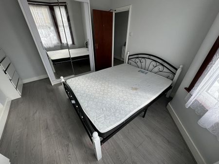 4 bedroom terraced house to rent - Photo 5