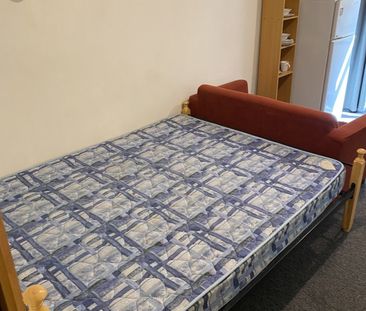 Boarding House Room on Queen Street - Photo 1