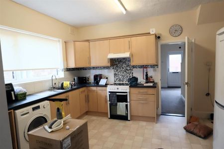 3 bedroom apartment to rent - Photo 5