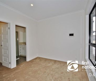 Single Level Home With Style and Space - Photo 3