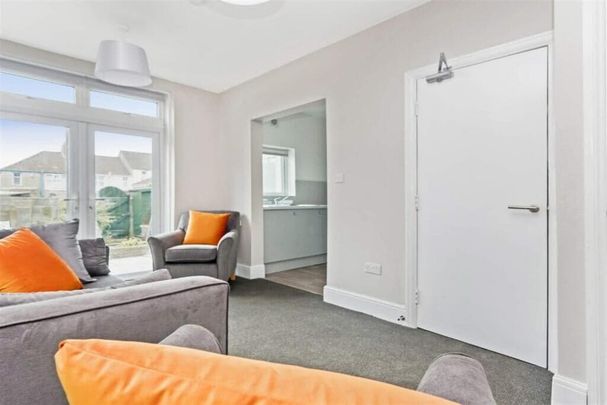 Boston Road, Horfield - Photo 1