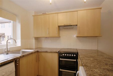 Milford Close, - Photo 3