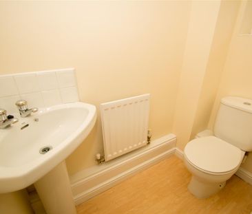 Edmonstone Crescent,Bestwood - Photo 2