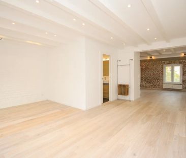 Traumhaftes Dachgeschoss-Loft mit offener Galerie und Einbauküche - Foto 2