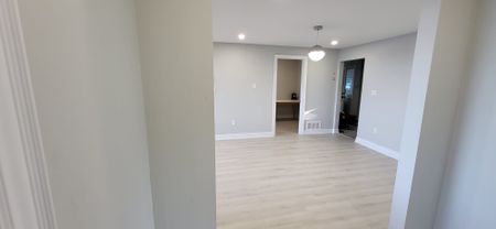 For Lease - 80 Seabreeze Crescent, Hamilton, Ontario - Photo 3