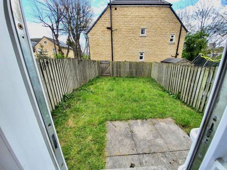 3 bedroom end of terrace house to rent - Photo 3
