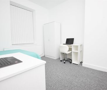 1 bed house share to rent in Fir Street, Burnley, BB10 - Photo 1