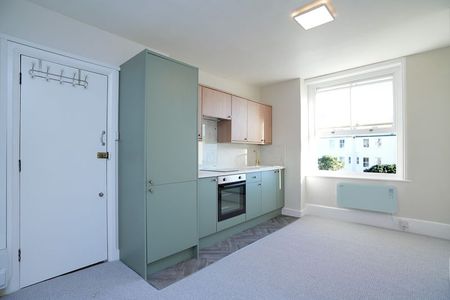 0 Bed property for rent - Photo 2