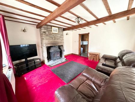 2 bedroom semi-detached house to rent - Photo 2