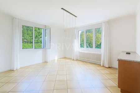 Charming detached villa with pool in a quiet and green environment - Photo 3