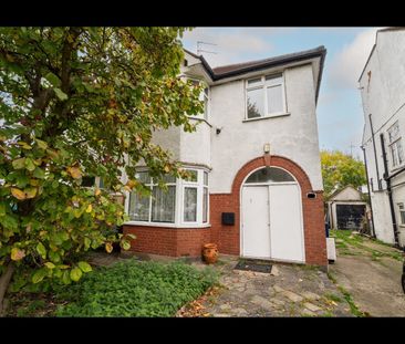 4 Bed Semi-Detached House, Watford Way, NW4 - Photo 5