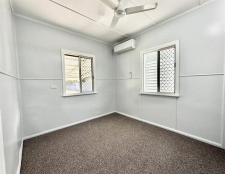 28 Camp Street, Mundingburra QLD 4812 - House For Rent | Domain - Photo 5
