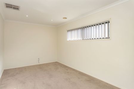 Spacious 4-Bedroom Home in Mernda - Photo 4