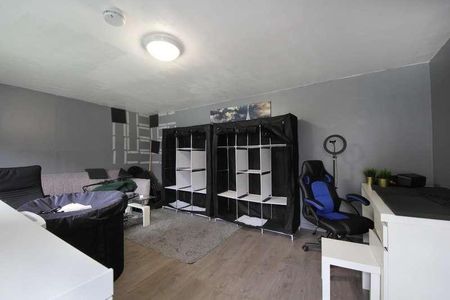 Crowther Avenue, TW8 - Photo 4