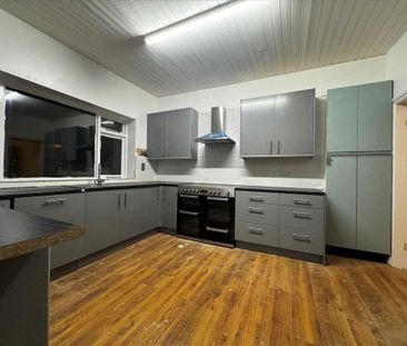 4 bedroom detached house to rent - Photo 6