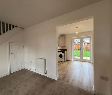 3 bedroom terraced house to rent - Photo 1