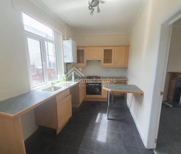 2 bedroom end of terrace house to rent - Photo 4