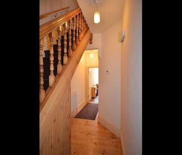 Luton, Bedfordshire, LU1 - Photo 5